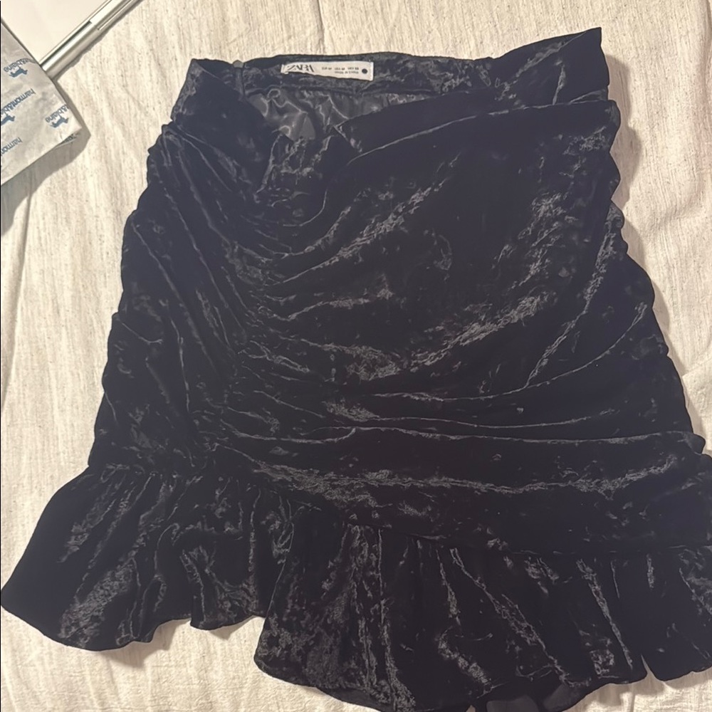 Zara Black Bubble Mini Skirt with Ruched Ruffles